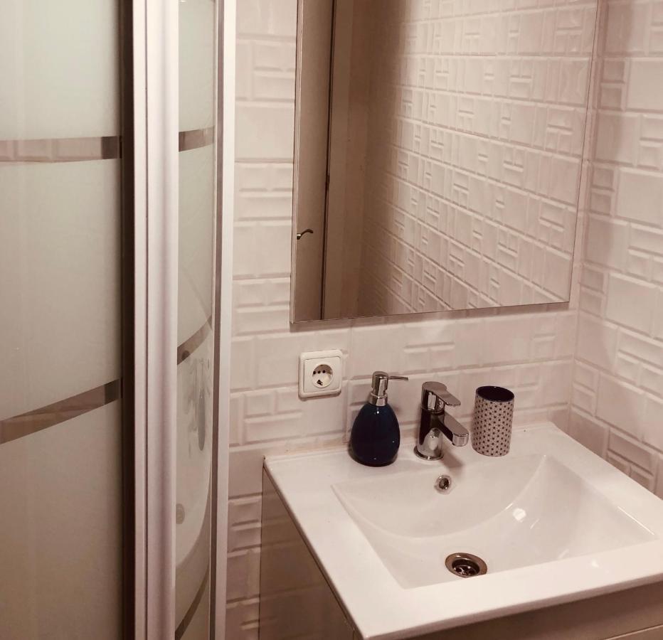 Le Petit Caprice Apartment Haro Bagian luar foto
